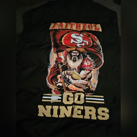 Men's Vest - Picture 2 of 2